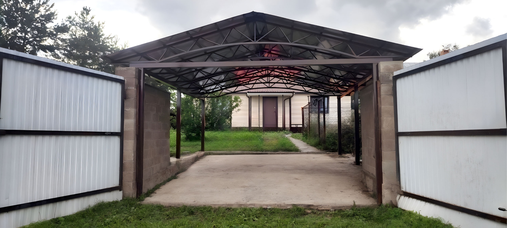 Двускатный навес с поликарбонатом для автомобиля Односкатный навес из сотового поликарбоната